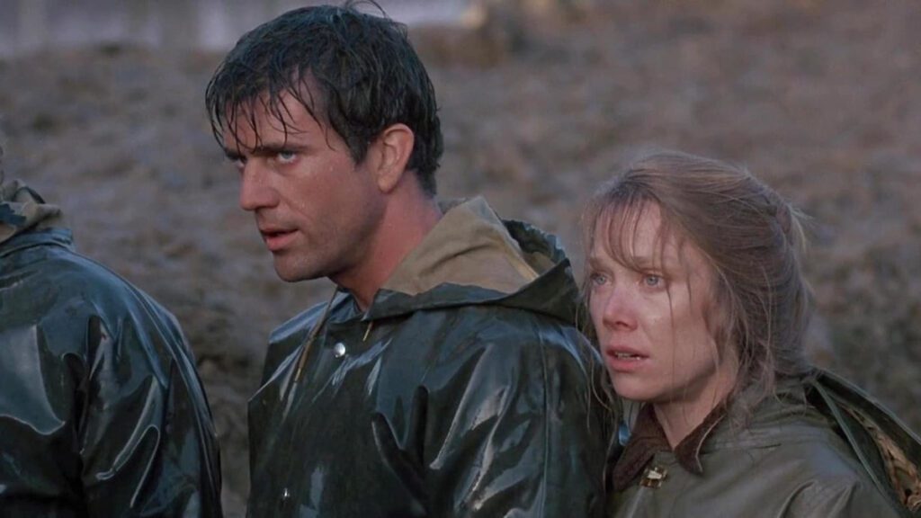 The River - Mel Gibson & Sissy Spacek Face the Flood